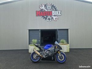 YAMAHA R1 2025 PISTE