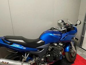 KAWASAKI ZR7-S