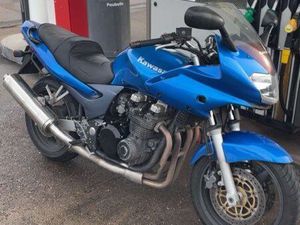 KAWASAKI ZR7S