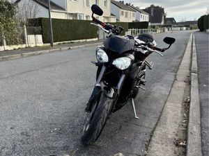 TRIUMPH STREET TRIPLE 765 R