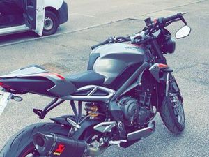 TRIUMPH STREET TRIPLE RS 2022