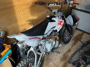 DIRT BIKE CRZ 125 CC - NOMBREUSES PIÈCES NEUVES