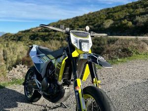HUSQVARNA 701 SUPERMOTARD