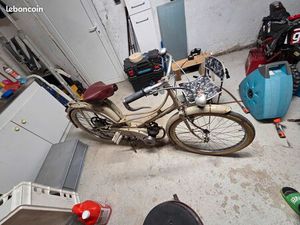 AV3 MOBYLETTE AVEC CARTE GRISE