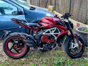 MV AGUSTA 800 BRUTALE