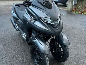 YAMAHA TRICITY 300