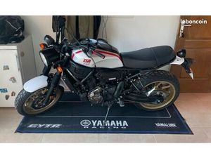 YAMAHA XSR 700 XTRIBUTE