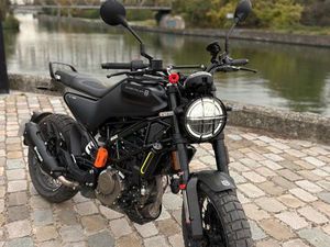 SVARTPILEN 125 SOUS GARANTIE. SELLE CONFORT