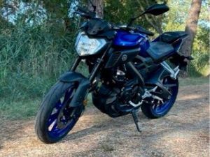 MOTO YAMAHA MT 125