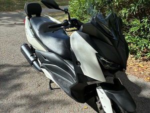 YAMAHA XMAX 300