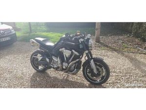 YAMAHA MT01