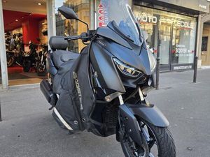 YAMAHA XMAX 300 IRON MAX