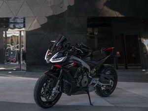 APRILIA TUONO 660 FACTORY