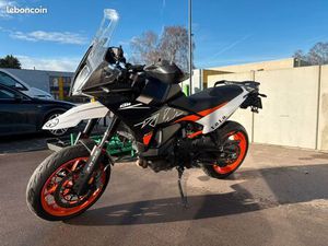 KTM 890 SMT + VALISE + AKRAPOVIC