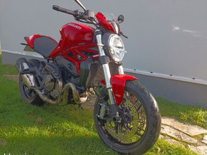 DUCATI MONSTER 821
