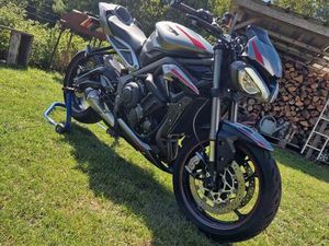 STREET TRIPLE 765 RS