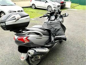 SUZUKI BURGMAN 650 FIRST CLASS ÉDITION