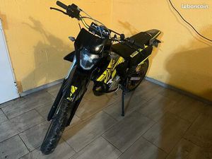 YAMAHA DT