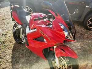 VFR 800 VTEC 2 EME MAIN