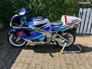 GSXR SRAD 750