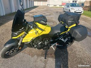 HONDA HORNET 750 A2 AVEC SHIFTER, POIGNÉES CHAUFFANTES, BAGAGERIE