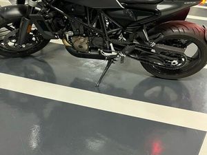 HUQVARNA 701 SVARTPILEN BRIDÉE A2