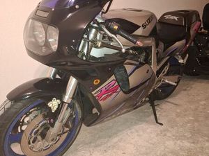 SUZUKI 750 GSXR 1992