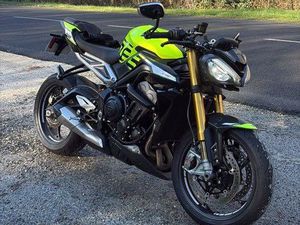 TRIUMPH STREET TRIPLE MOTO2 ÉDITION