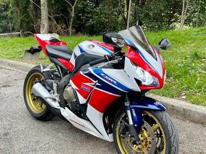 HONDA CBR 1000 RR SC59 2008 – RÉVISION COMPLÈTE – CT OK