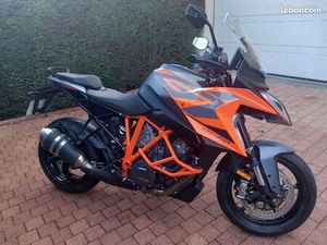 KTM SUPERDUKE GT 1290