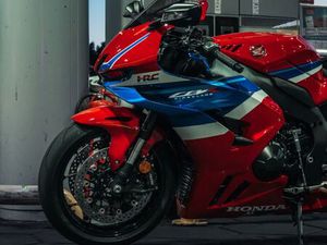 HONDA CBR 1000RR-R FIREBLADE