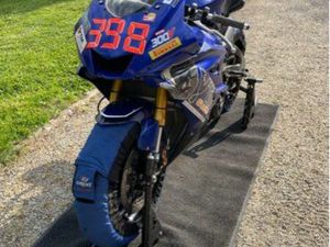 R6 2008 PRÊTE POUR LA COURSE