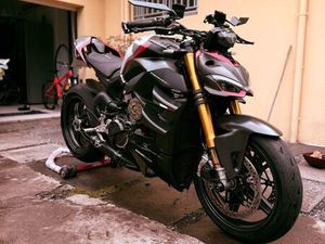 DUCATI STREETFIGHTER V4 SP