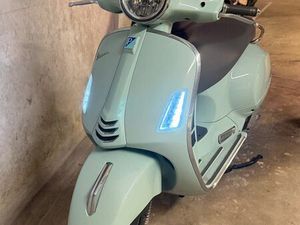 VESPA GTS 125 VERT – 6 300 KM – EXCELLENT ÉTAT