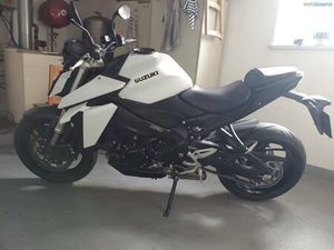 SUZUKI GSX-S 950