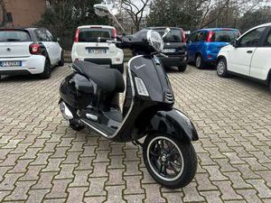 VESPA GTS SUPER 310 NUOVA DA IMMATRICOLARE NERO