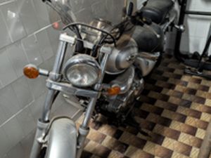 SUZUKI VL INTRUDER 250