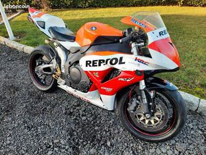 MOTO HONDA 1000 CBR RR 2006 PISTE