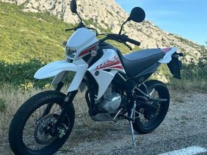 YAMAHA XT125X