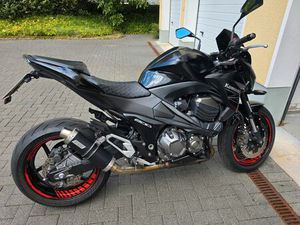 KAWASAKI Z 800, WENIG KILOMETER, NEUE BEREIFUNG