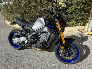 MAGNIFIQUE YAMAHA MT 09 SP