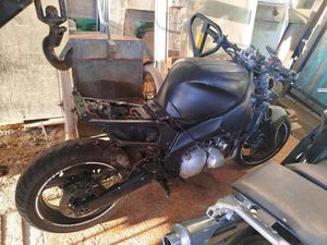 YAMAHA YZF 600 THUNDERCAT STREETFIGHTER