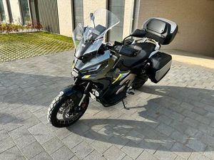 ② TE KOOP HONDA X-ADV DCT 750 CC