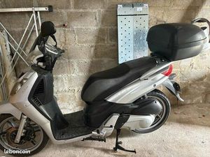 VENDS SCOOTER KEEWAY OUTLOOK 125