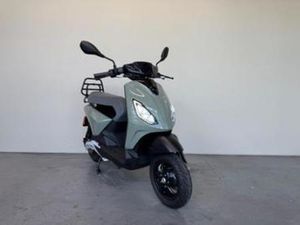 PIAGGIO ONE BROM 45 KM/H, MISTY PEARL GREEN (CUSTOM) — SCOOTERS | PIAGGIO — MARKTPLAATS