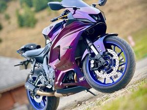 YAMAHA R7 2024