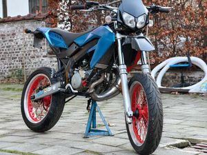 ② MOTO SUPERMOTO 50 CC APRILIA