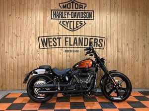 ② HARLEY-DAVIDSON SOFTAIL STREETBOB
