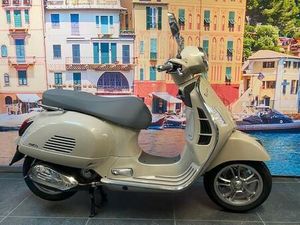 ② VESPA GTS 310