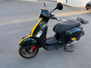 VESPA GTS 125 SUPER GRÜN (GELB)